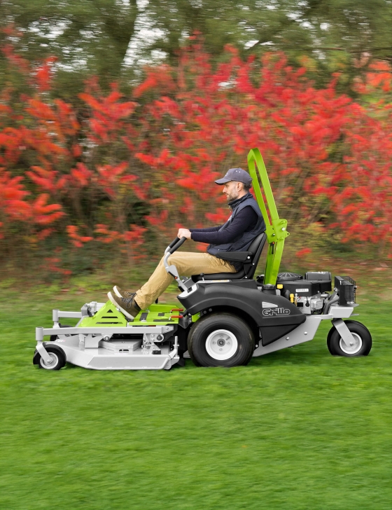 Zero turn ride on mowers