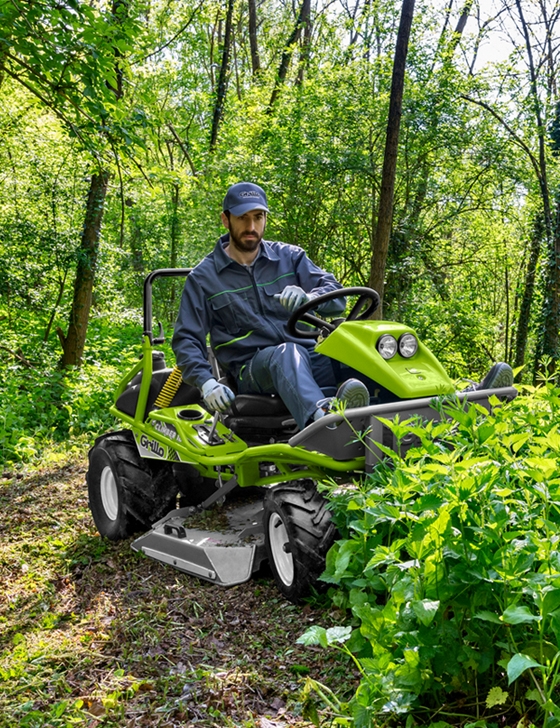 Machines spéciales pour la coupe de l'herbe